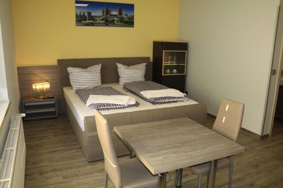 Pension Florion Bernburg Exterior photo